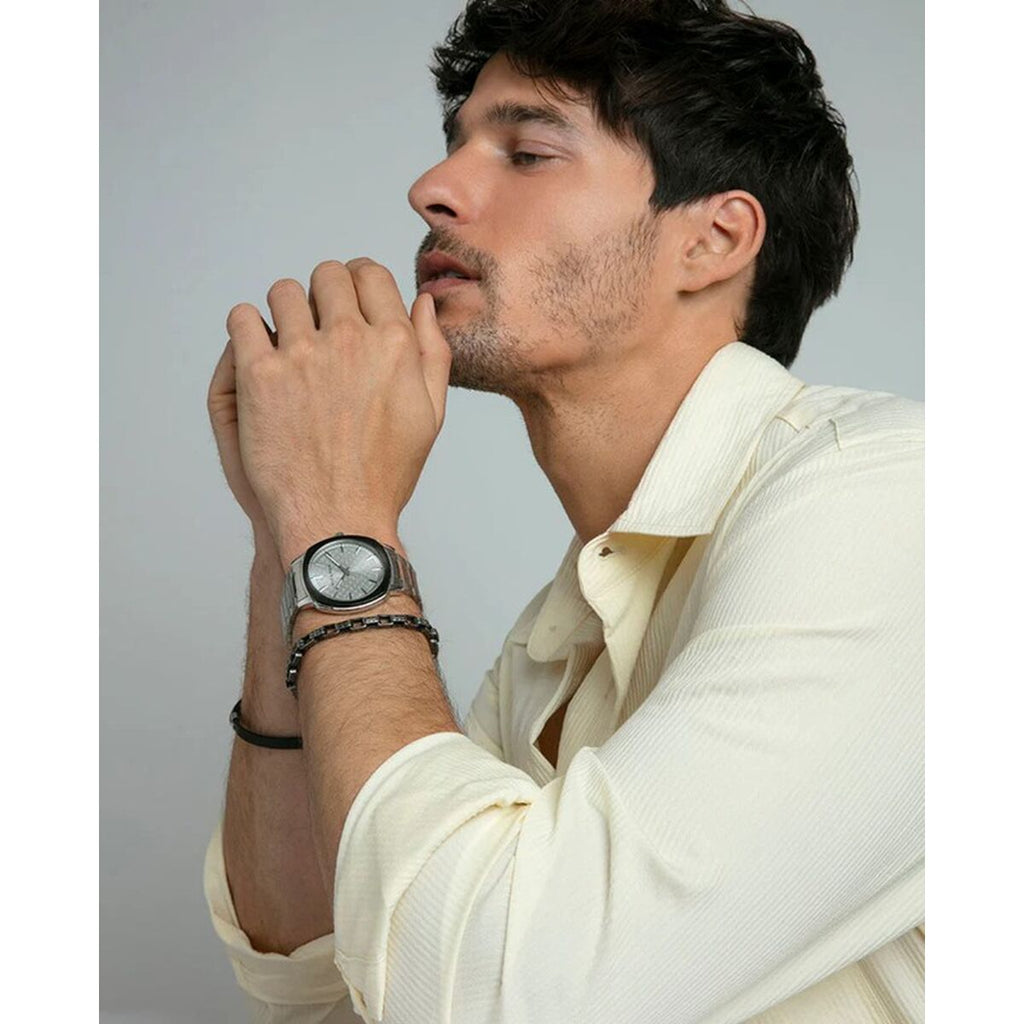 V2HC8D4D685A165C0744F5828F9933B040BR6733180P4