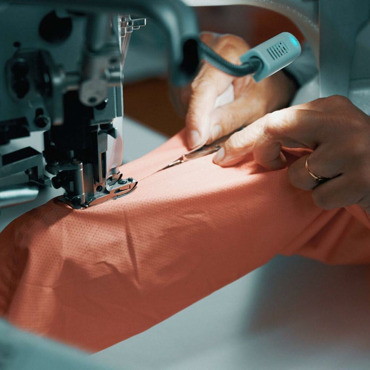 V2H22D81B9F37CA48C9DAF22E28AA71B556R6990552P6