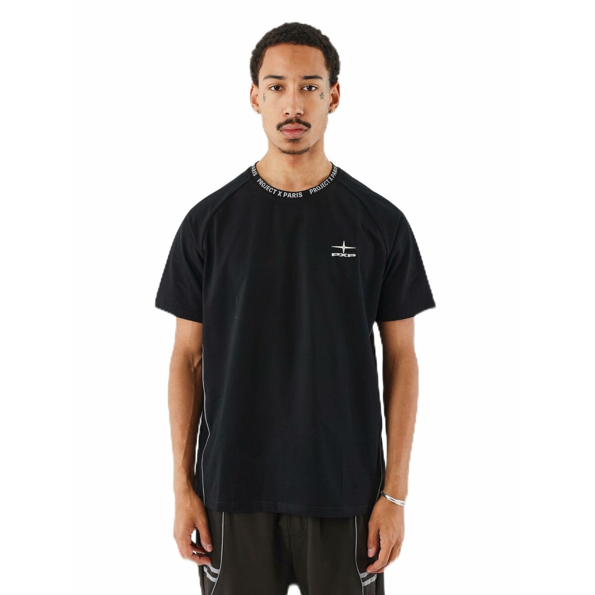 V4H9433F372C40C82FF78C91211BC2EE8D3R5518563P1